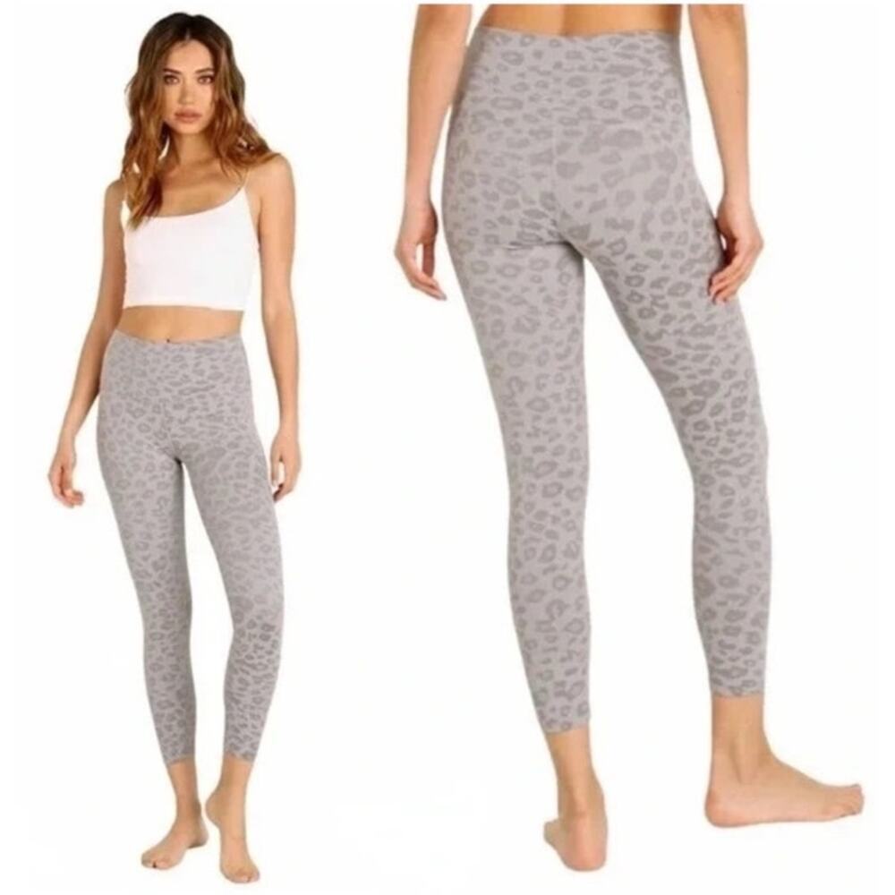 Beyond Yoga Leopard Jacquard High Waisted Midi Leggings in Gray